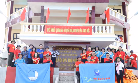Xúc động hải trình 'Tôi yêu Tổ quốc tôi' chào mừng Đại hội Hội Liên hiệp Thanh niên Việt Nam
