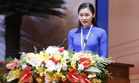 đại biểu Nguyễn Thạch Thảo đại diện cho tuổi trẻ Thủ đô trình bày tham luận. Ảnh: Như Ý