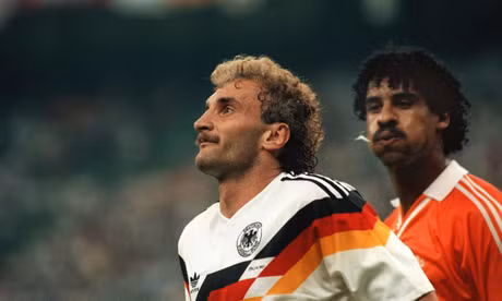 Lịch sử World Cup 1990: Pha 'phun mưa'của Rijkaard phơi bày mối 'thâm thù' Đức - Hà Lan 