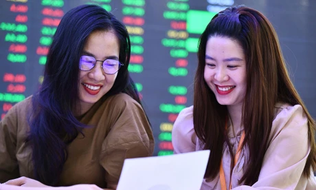 Chứng khoán lập kỷ lục mới 