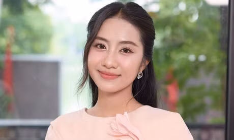Hoa hậu Hà Trúc Linh: 'Từ nhỏ, tôi bán phụ tùng xe máy và tạp hóa giúp bố mẹ'