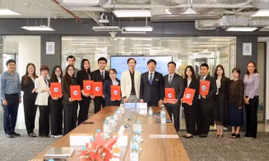 Biệt phái nhiều phó giáo sư, tiến sĩ đến Trung tâm Tài chính quốc tế TPHCM