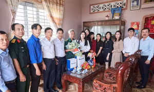 Trao tặng 400 triệu đồng tri ân cựu chiến binh