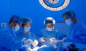 Người phụ nữ nhiều năm mang 'bom nổ chậm' trong não