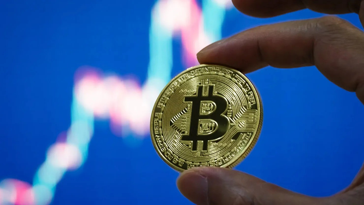 Bitcoin tăng chóng mặt, chuyên gia cảnh báo rủi ro 'tiền ảo vô giá trị'