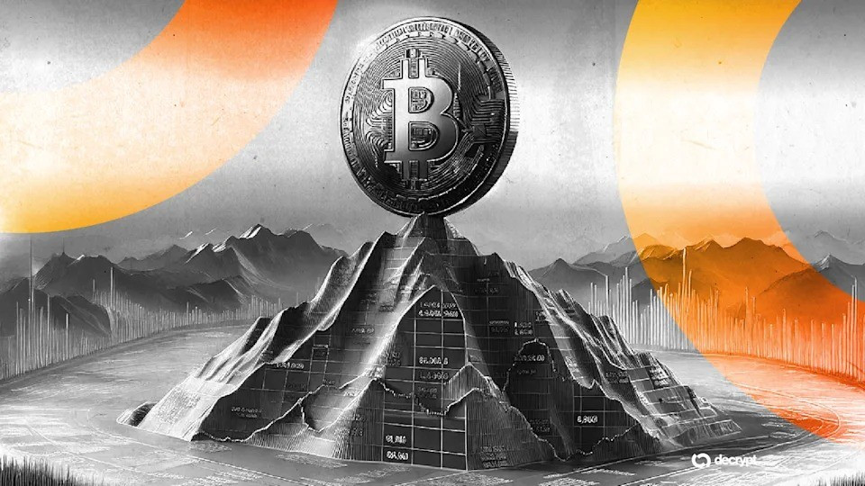 Bitcoin tăng chóng mặt, chuyên gia cảnh báo rủi ro 'tiền ảo vô giá trị'