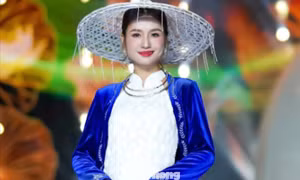 Hàng chục hoa hậu, á hậu đổ bộ phố Nguyễn Huệ