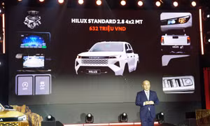Toyota Hilux bản mới chính thức công bố giá từ 632 triệu đồng