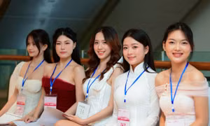 Hai cô gái dân tộc muốn giành vương miện Hoa hậu Việt Nam
