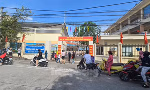 Vụ thực phẩm ôi thiu vào trường học tại Hà Nội: Hiệu trưởng cam kết không tái diễn