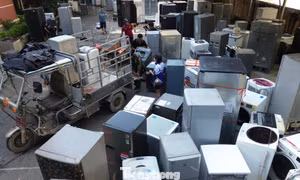 Tình người Thái Nguyên giữa mùa lũ: Sửa miễn phí thiết bị điện ngập nước cho hàng trăm hộ dân