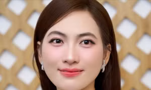 Mỹ nhân trăm tỷ đại chiến Thu Trang, dàn ca sĩ Mùng 1 Tết