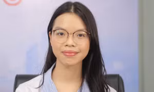 Đang giao lưu cùng nữ thủ khoa toàn quốc giành trọn ba điểm 10 kỳ thi THPT 2026