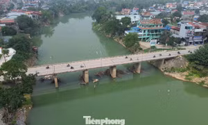 Cận cảnh cầu Gia Bẩy trước khi được xây mới 