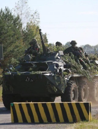 Ukraine điều quân từ biên giới Belarus đến 3 điểm nóng trên tiền tuyến