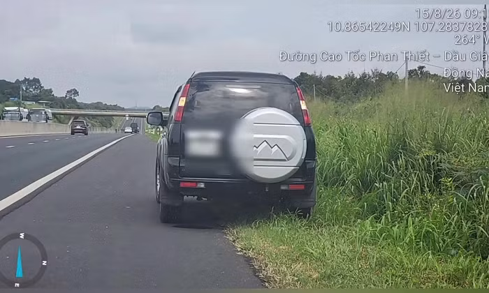 Đỗ xe không đúng quy định trên đường cao tốc bị xử lý thế nào?