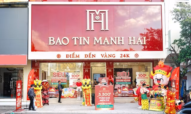 Nhà vàng bị 'sờ gáy': Bảo Tín Mạnh Hải, Mi Hồng làm ăn ra sao?