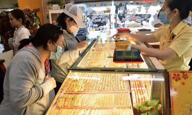 Diễn biến lạ trên thị trường vàng