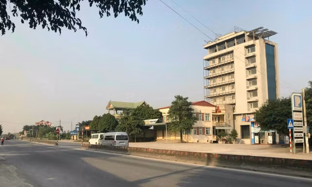Ngân hàng rao bán nhiều tài sản thế chấp