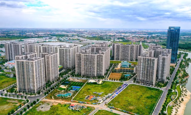 'Nhịn ăn' cả năm mới mua nổi 1m2 chung cư Hà Nội