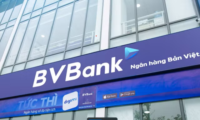 Ngân hàng liên tục thay lãnh đạo, đóng cửa phòng giao dịch 