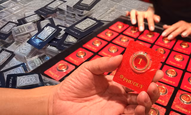 Giá vàng bạc đồng loạt giảm