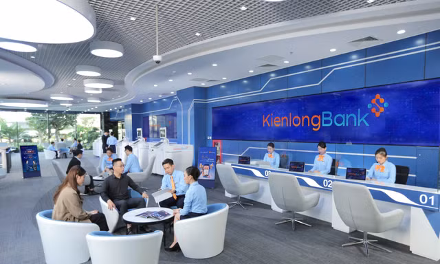 Vụ 'bốc hơi' 5 tỷ trong tài khoản: Dấu hiệu bất thường mã OTP, sinh trắc học 