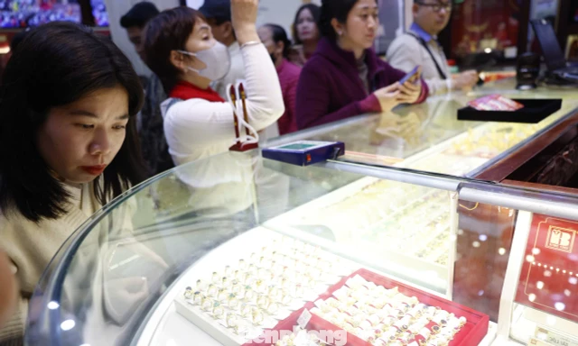 Chiến sự Trung Đông: Nhà đầu tư thận trọng, tránh chạy theo cú tăng ngắn hạn của giá vàng 