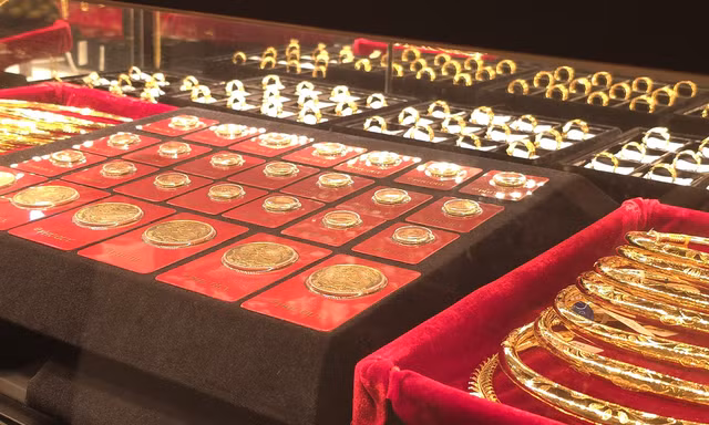 Giá vàng tiếp tục giảm