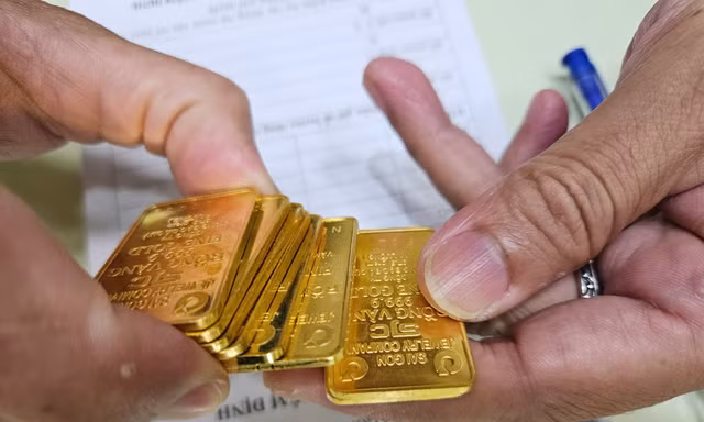 Giá vàng bật tăng mạnh