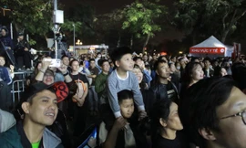 Bùi Công Nam, Lâm Bảo Ngọc khuấy động phố đi bộ Hồ Gươm