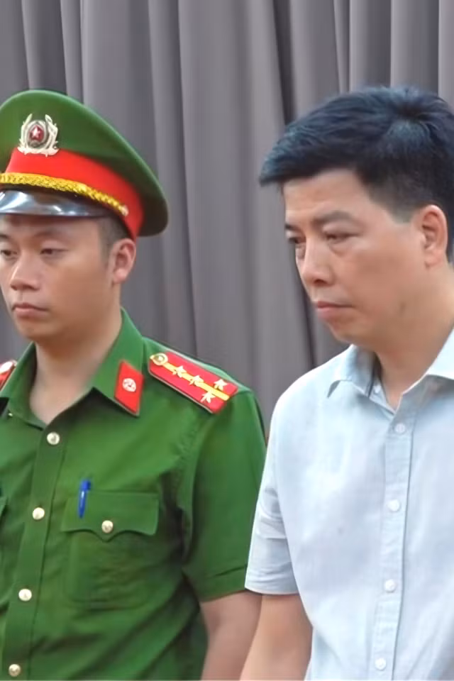 Bắt một phó chủ tịch xã và giám đốc doanh nghiệp trong vụ lan can đá gãy đổ sau bão Yagi