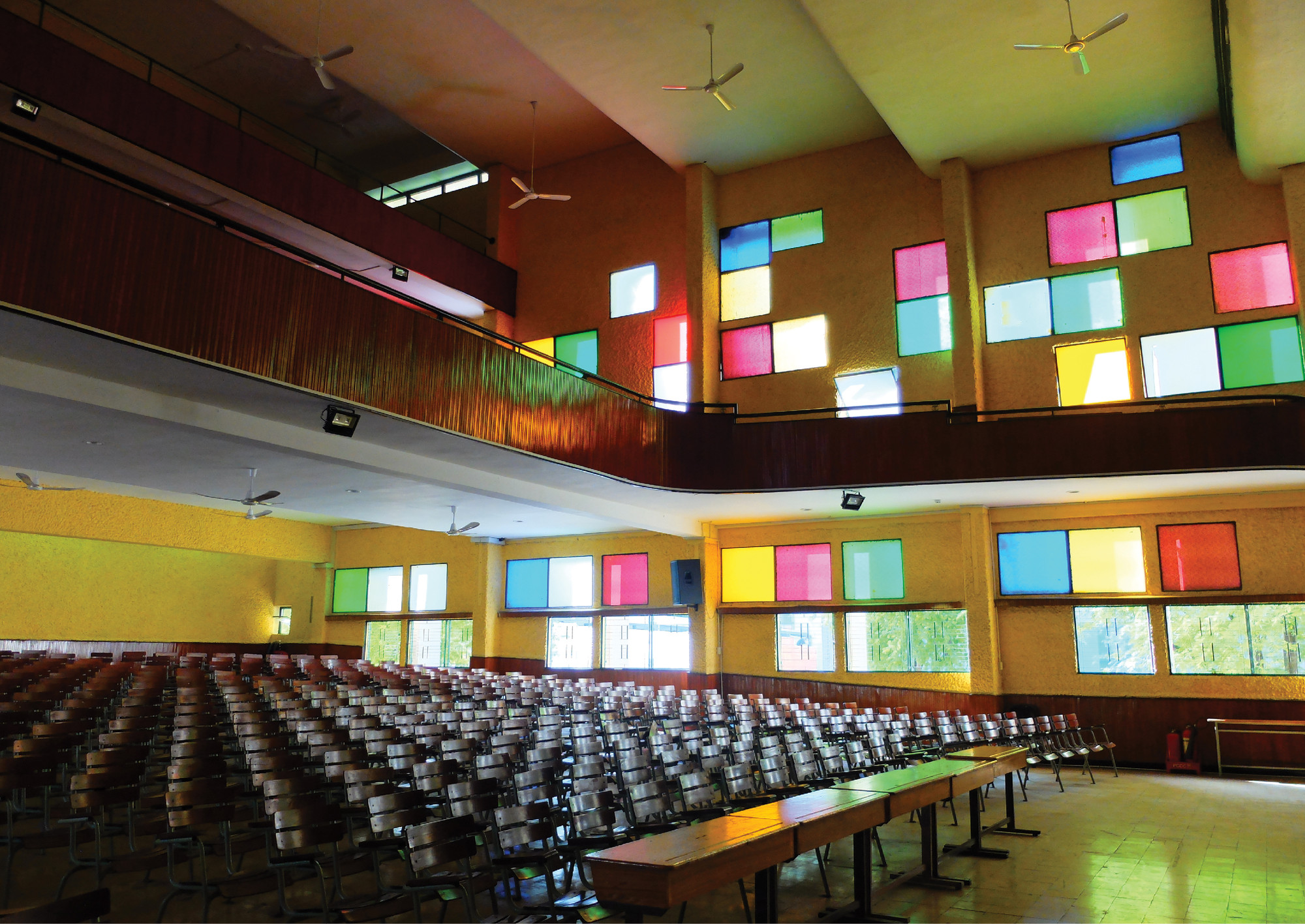 Ngôi trường trong mơ: Những ô cửa sổ sắc màu của trường THPT Chuyên Trần Đại Nghĩa ảnh 13