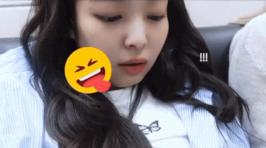 Tan chảy trước lý do Jennie luôn mang một chiếc cặp tóc bên mình dù chẳng bao giờ dùng ảnh 2