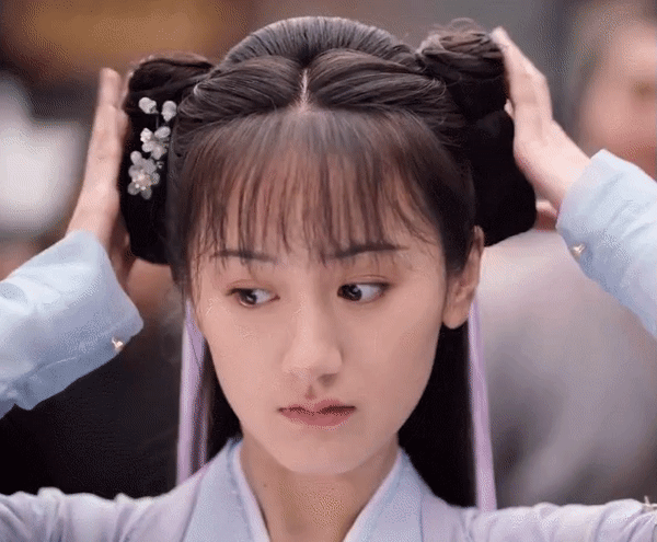 Liên tục đụng hàng Triệu Lệ Dĩnh từ phim ra đời, Viên Băng Nghiên đang muốn “ké fame” đàn chị? ảnh 2