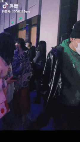 Liên tục đụng hàng Triệu Lệ Dĩnh từ phim ra đời, Viên Băng Nghiên đang muốn “ké fame” đàn chị? ảnh 5