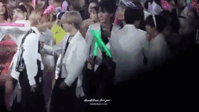 Jin (BTS) đâu chỉ có ngoại hình đạt chuẩn visual, mà trái tim còn đẹp hơn ảnh 2