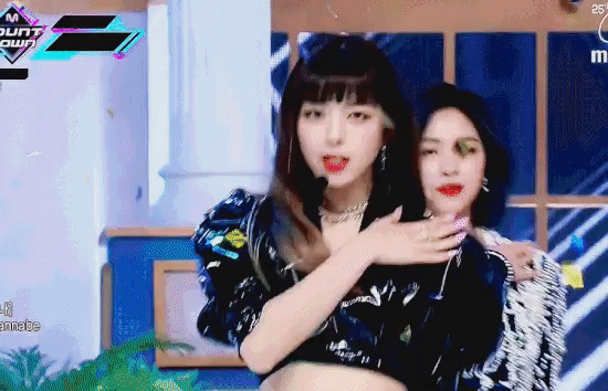 Bí quyết nào giúp Yuna (ITZY) trở thành cô em út siêu hút fan? ảnh 5