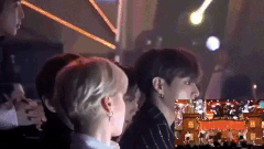 Phía Jeongyeon đã lạnh lùng, Jimin cũng có phản ứng tương tự. Đây là biểu cảm của Jimin khi đến phần Jeongyeon diễn chính. Hoang mang cực độ trước mối quan hệ khó hiểu giữa Jimin (BTS) và Jeongyeon (TWICE) ảnh 6