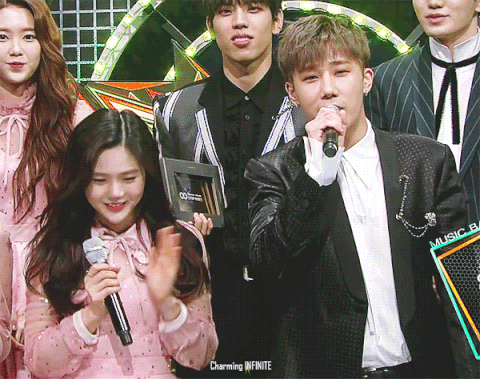 Khi “bé hạt tiêu” gặp “người khổng lồ” thì K-Pop có những màn dở khóc dở cười ảnh 3