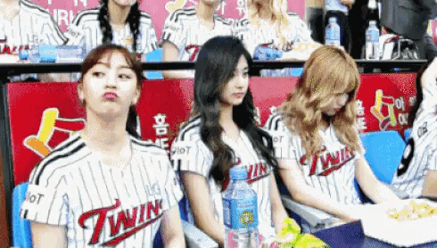 Bí quyết giữ dáng đẹp của Tzuyu (TWICE) cực đơn giản nhưng sao rất ít người làm theo được? ảnh 2