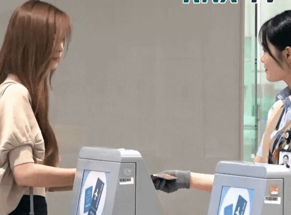 Ngược đời như Tzuyu (TWICE): Gặp bên ngoài còn xinh đẹp hơn ảnh đã qua chỉnh sửa ảnh 11