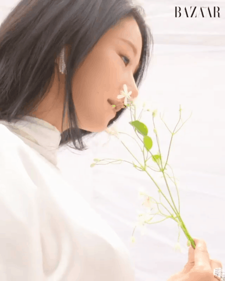 Đụng hàng váy Chanel với Seo Ye Ji nhưng Tăng Thanh Hà lại tỏa sáng theo cách rất riêng ảnh 4