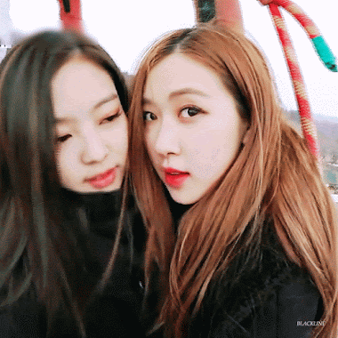 Bạn có nhận ra trong nhóm BLACKPINK ẩn giấu hai cặp bạn thân cực kỳ trái ngược? ảnh 6