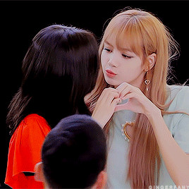 Bạn có nhận ra trong nhóm BLACKPINK ẩn giấu hai cặp bạn thân cực kỳ trái ngược? ảnh 9