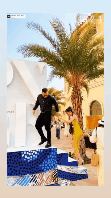 Là khách VIP ngồi hàng ghế đầu show thời trang, tại sao Ngọc Trinh lại bỏ về giữa chừng? ảnh 3