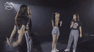 Bạn có nhận ra trong nhóm BLACKPINK ẩn giấu hai cặp bạn thân cực kỳ trái ngược? ảnh 4