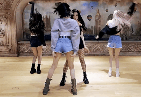 BLACKPINK khoe video tập nhảy ở trụ sở mới sang chảnh nhưng netizen chú ý đến thứ khác ảnh 3