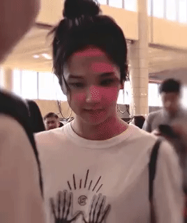 Cả rừng đèn flash cũng không thể “dìm hàng” chị cả BLACKPINK: Đơn giản vì Jisoo quá đẹp! ảnh 3