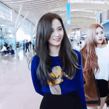 Cả rừng đèn flash cũng không thể “dìm hàng” chị cả BLACKPINK: Đơn giản vì Jisoo quá đẹp! ảnh 6